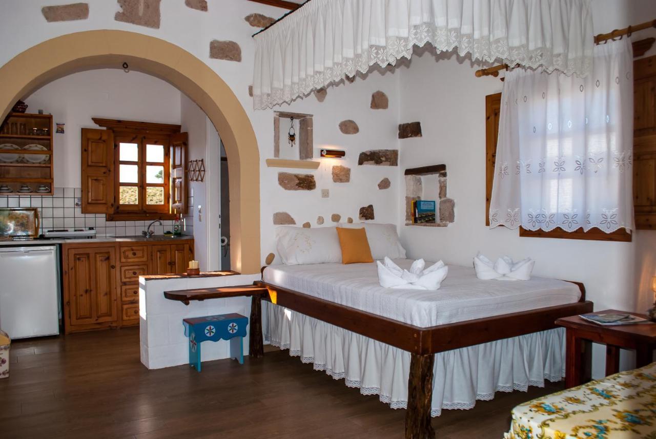 Guest house Patmos Mathios Studios- *