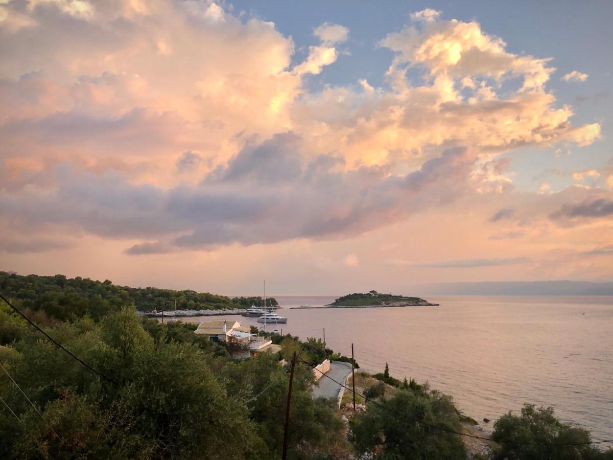 Avgerini Paxos Apartment *