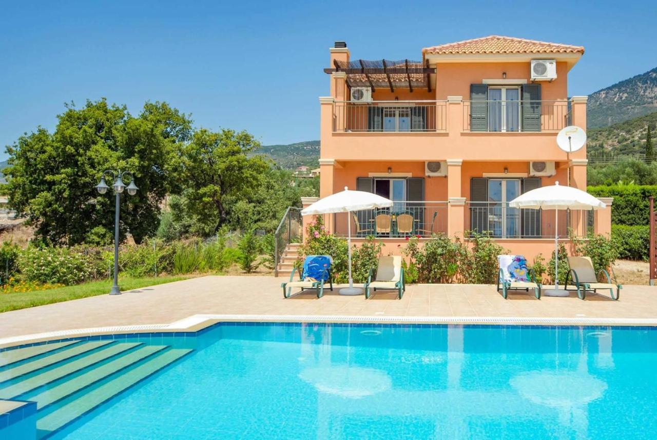 Athina Lourdas Kefalonia * Trapezaki (Kefalonia)