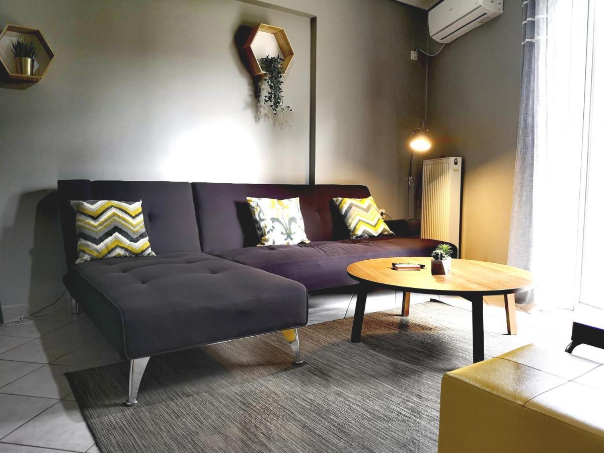 Apartment Athenian In Agia Paraskevi, Next To 