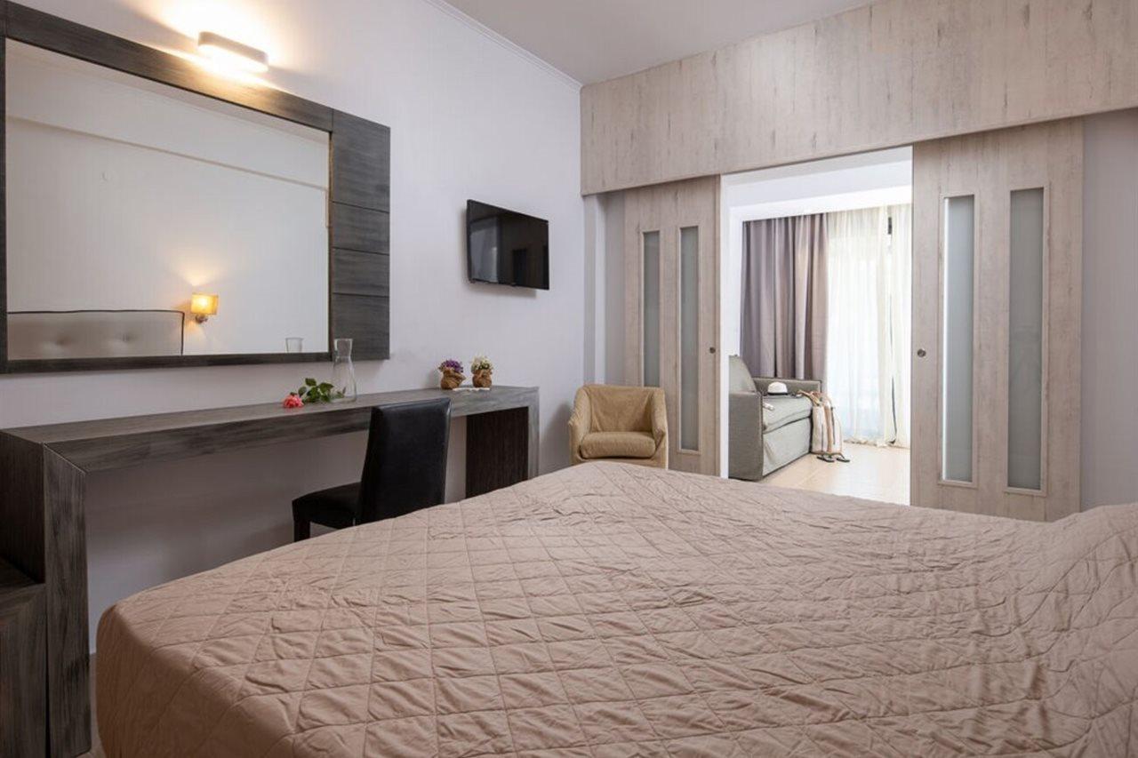 Lagomandra Beach Hotel 4*