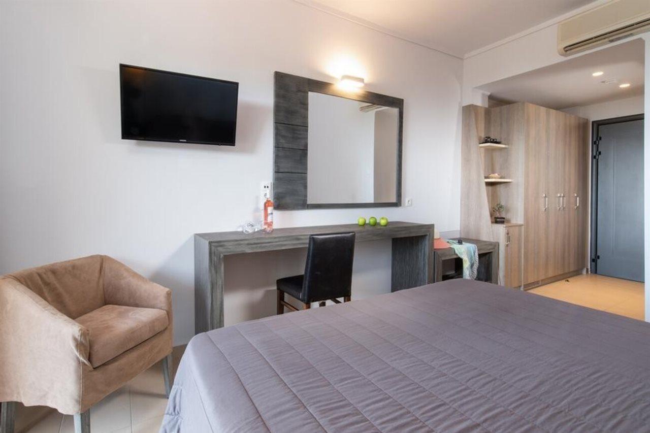 Hotel Lagomandra Beach Hotel