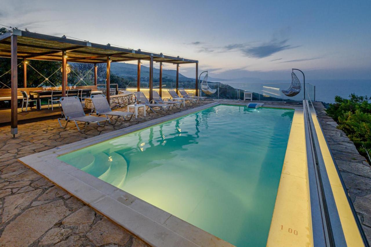 Villa Serenity - With Private Heated Pool