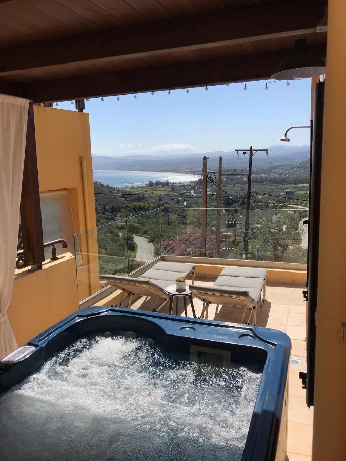 Arbutus - Relaxing With Fantastic Views