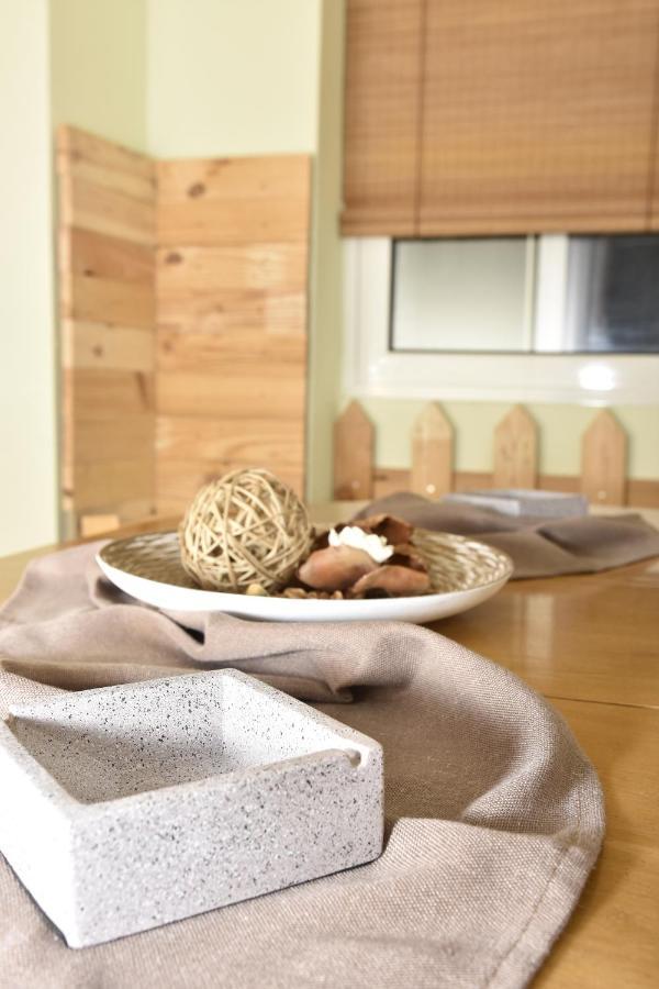 Apartment 2 *