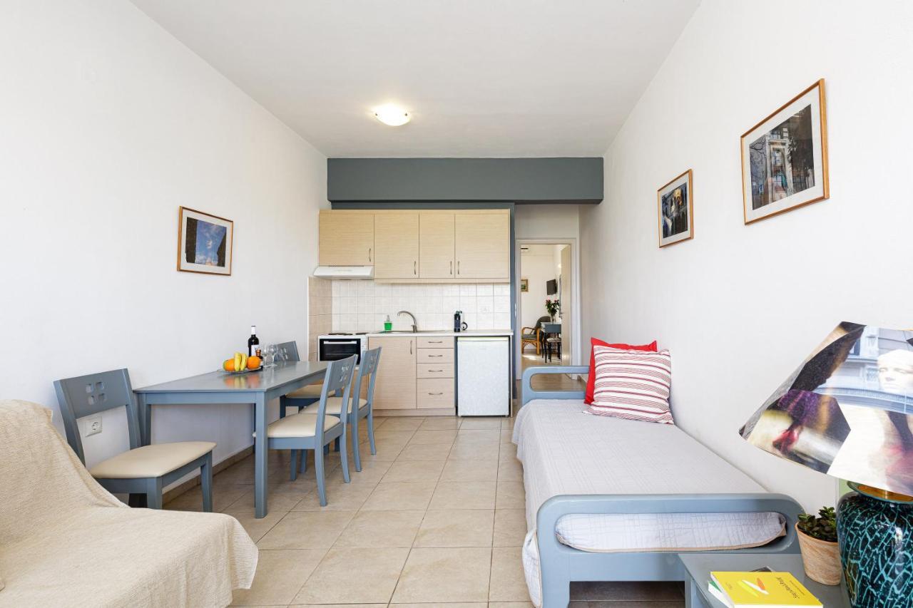 Apartment Yiannis *