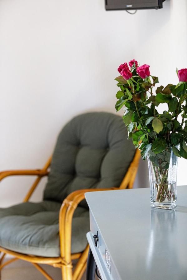 Yiannis Apartment