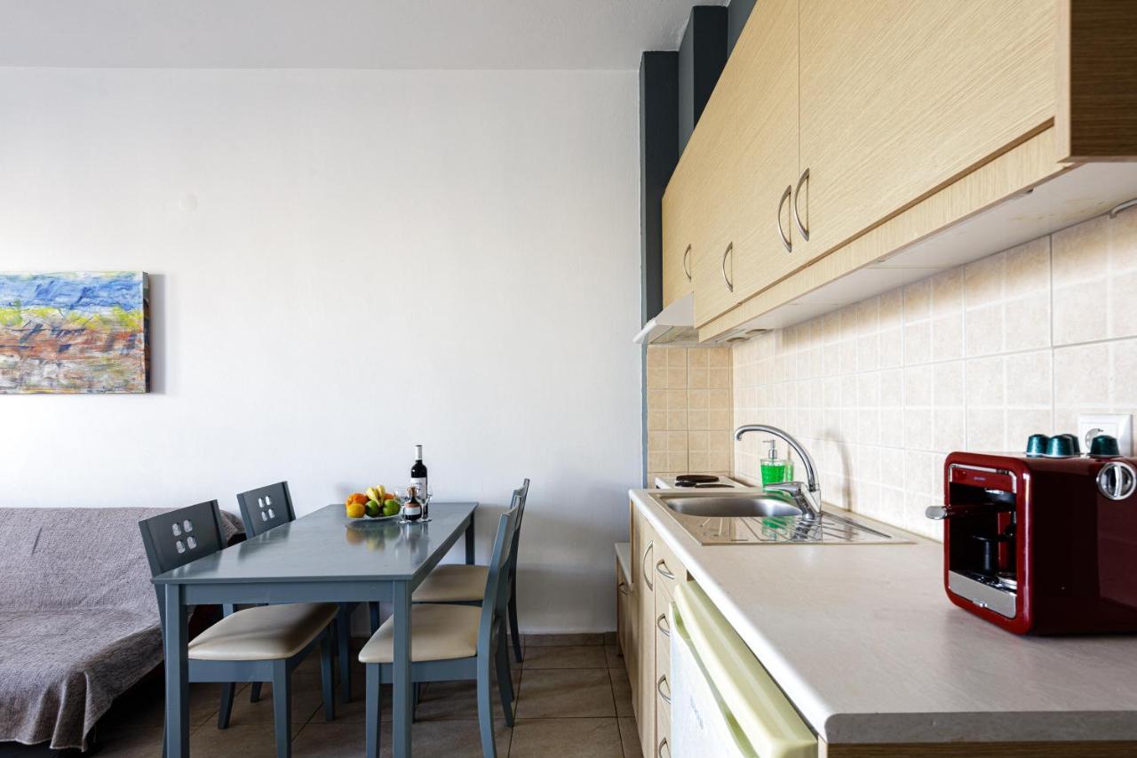 Apartment Yiannis *