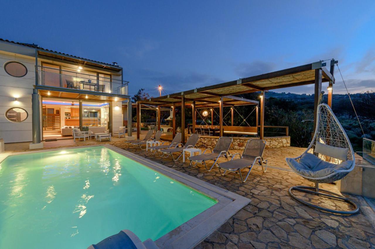 Villa Serenity - With Private Heated Pool *