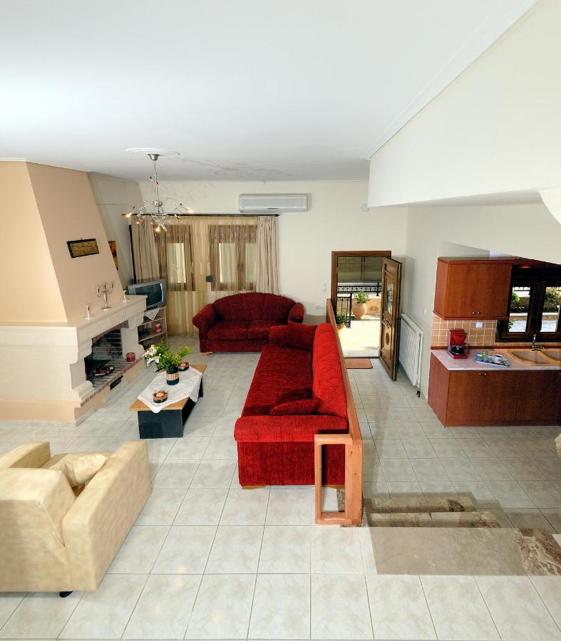 Christina Apartment *