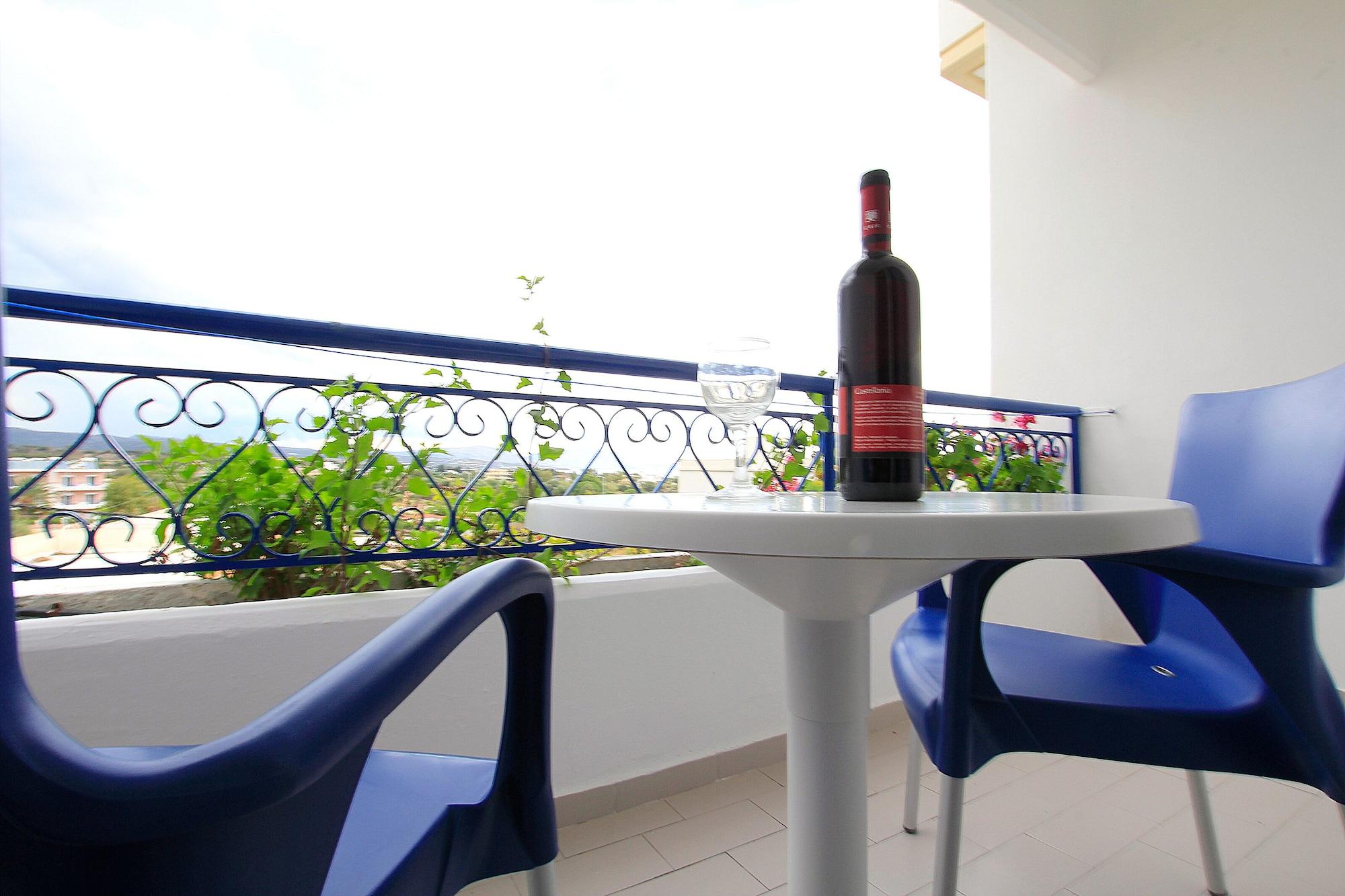 Christiana Aparthotel 2*