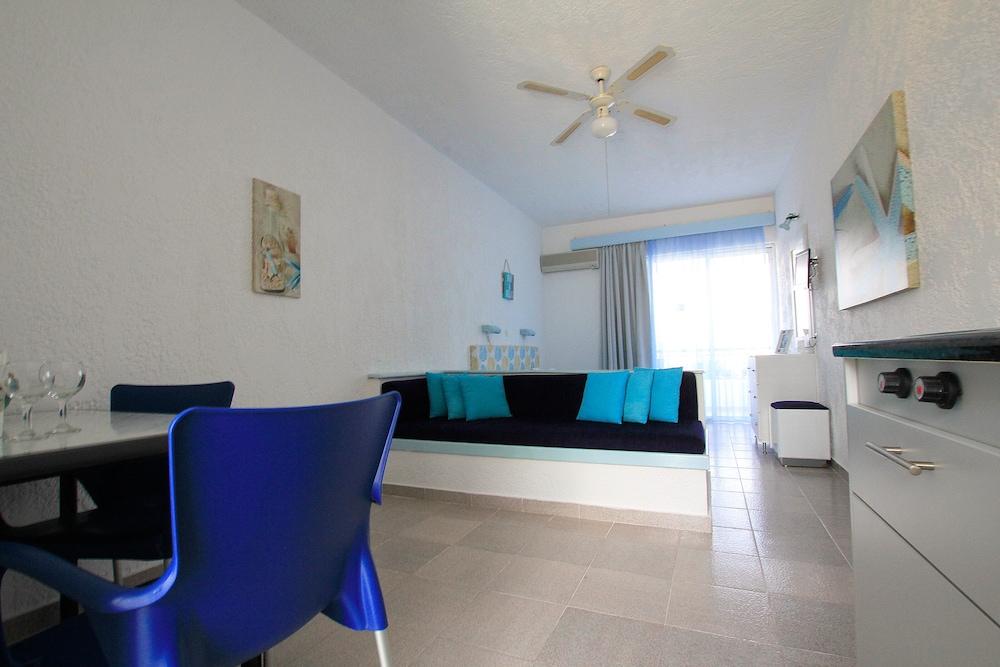 Christiana Aparthotel Gennadi