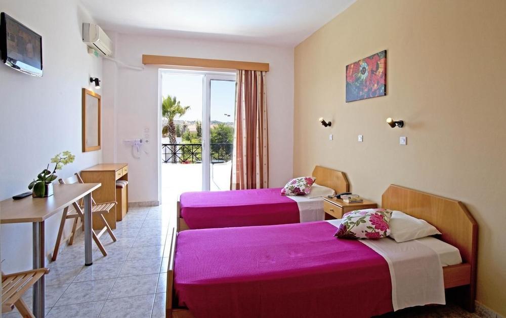 Dias & Aparthotel 2*