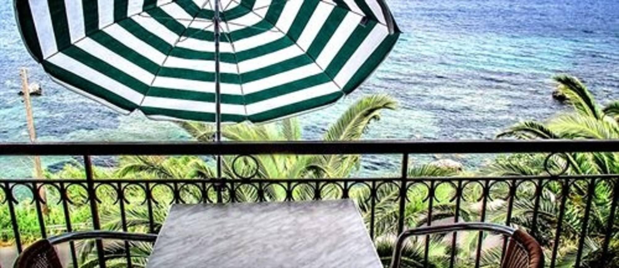 Batelo - Adults Only Benitses (Corfu)