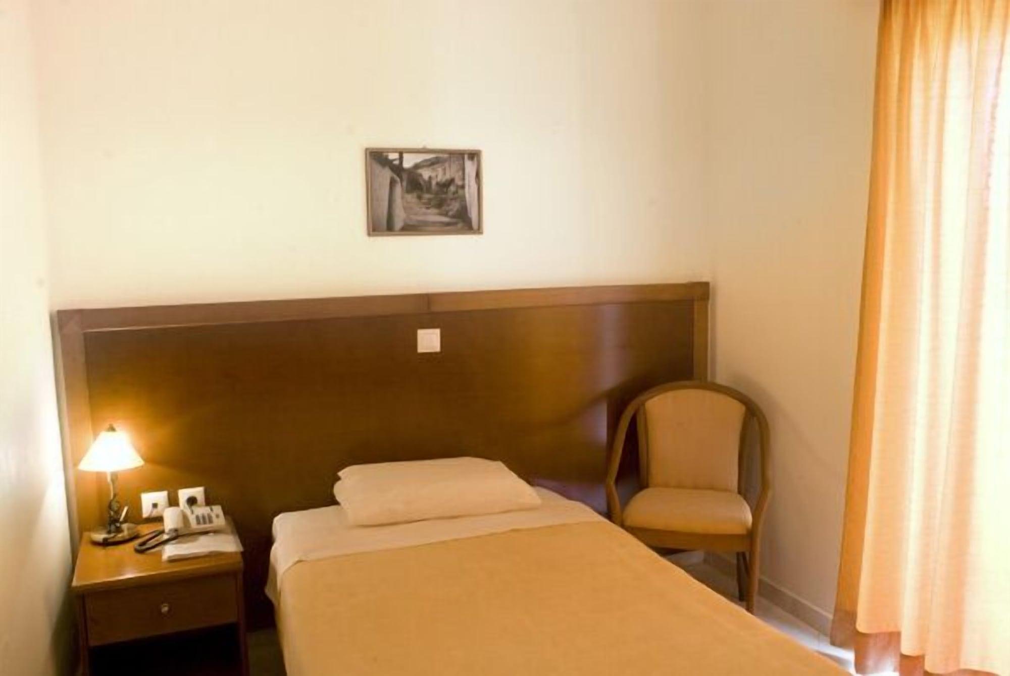 Hotel Hiona 3*