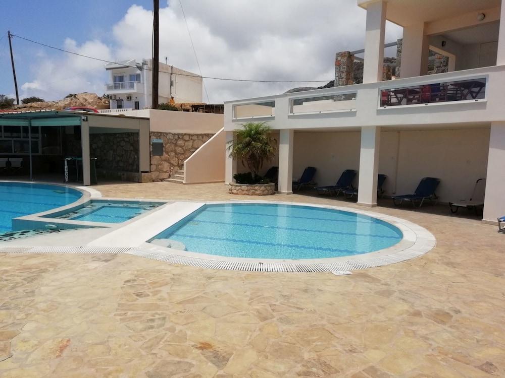 Creta Apartment *
