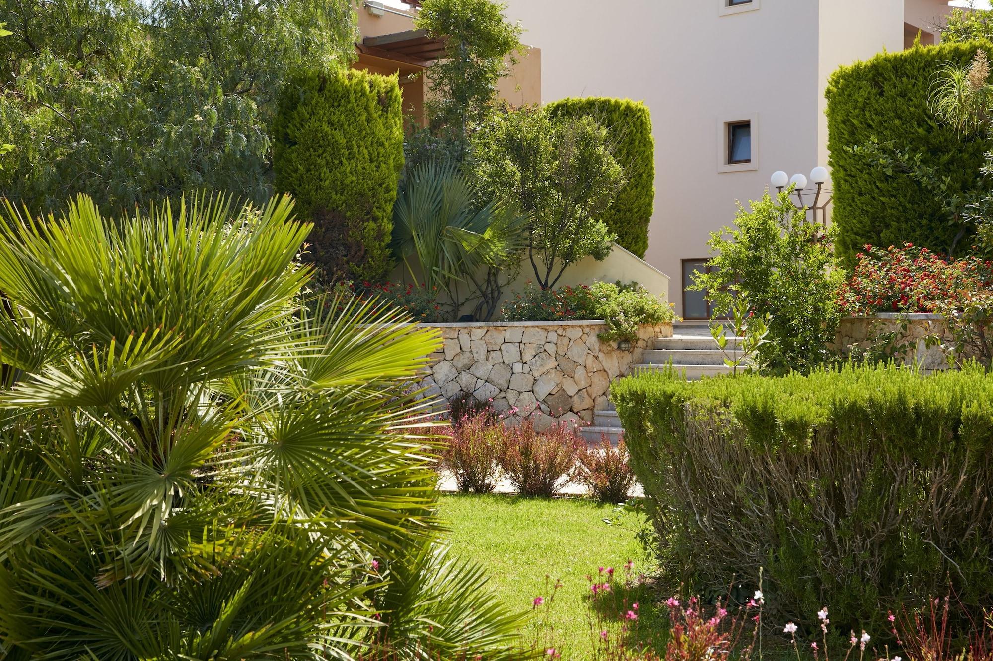 Resort Minoa Palace