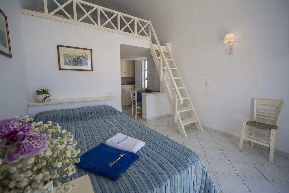Apartment Anemomilos Oia (Santorini)