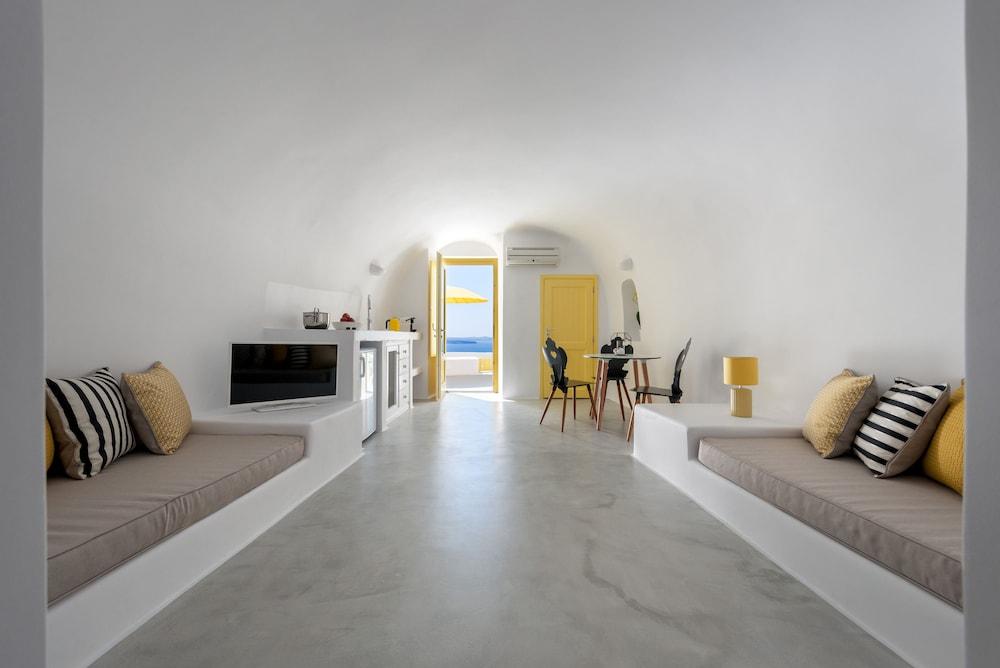 Apartment Anemomilos Oia (Santorini)