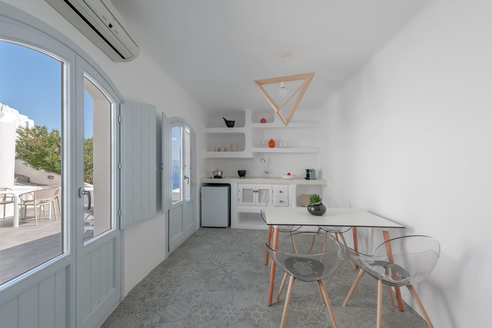 Anemomilos Apartment Oia (Santorini)
