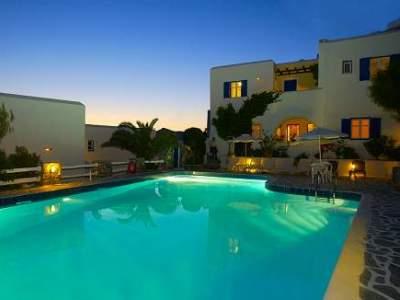 Manos 2* Naousa (Paros)