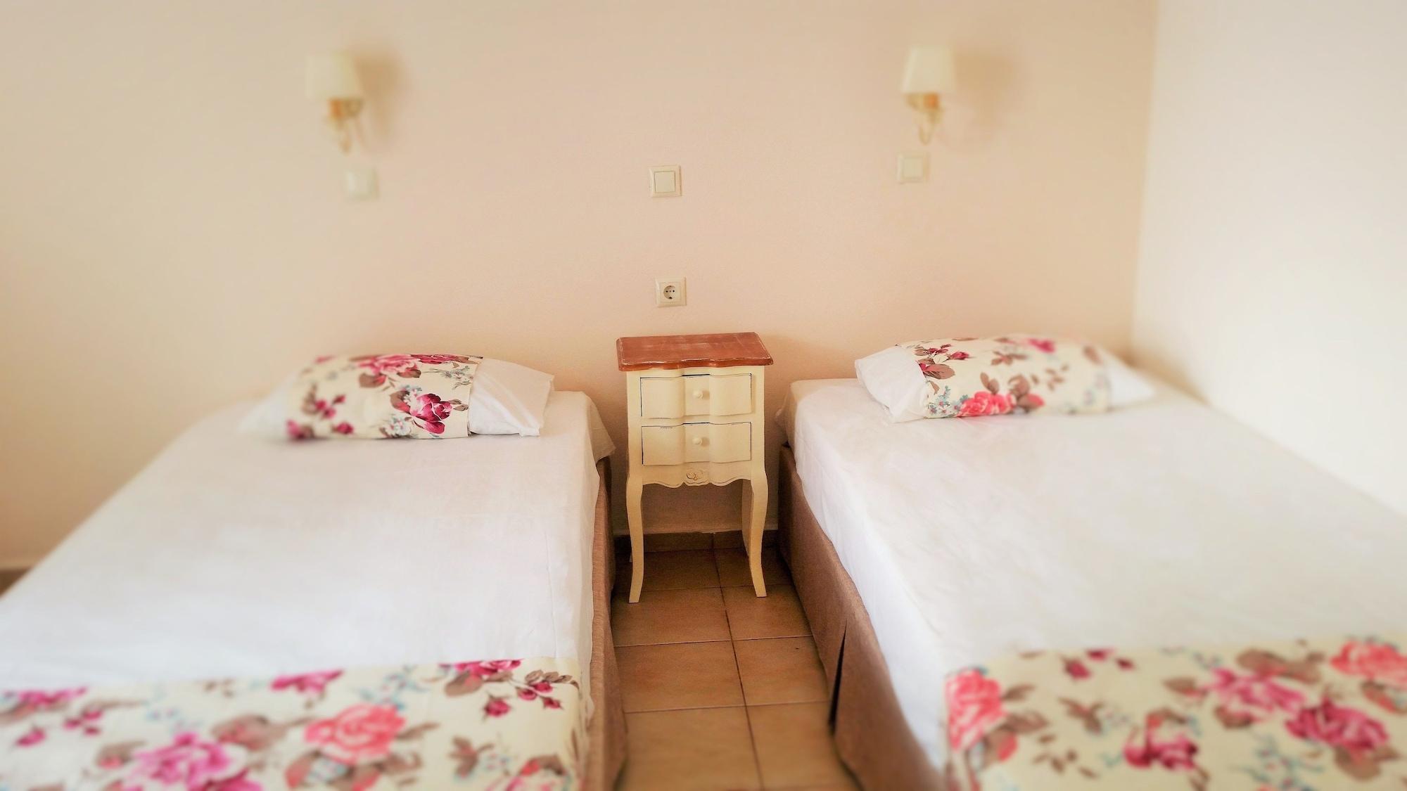 Aparthotel Emerald Hotel 3*