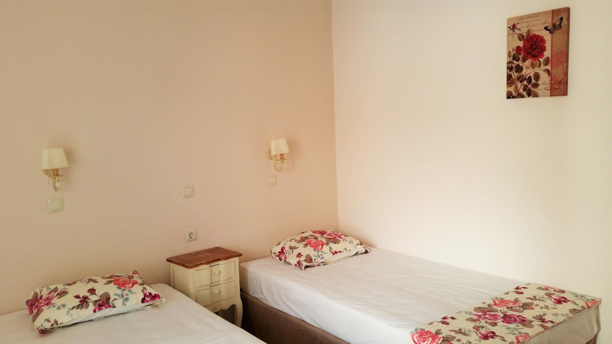Emerald Hotel 3*
