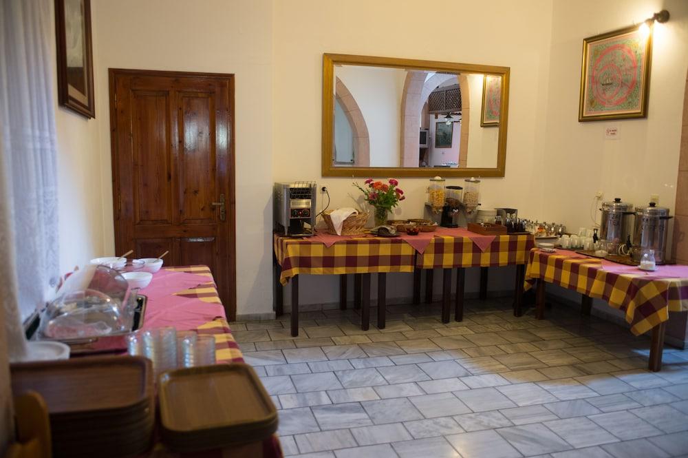 Asteri Hotel 2*