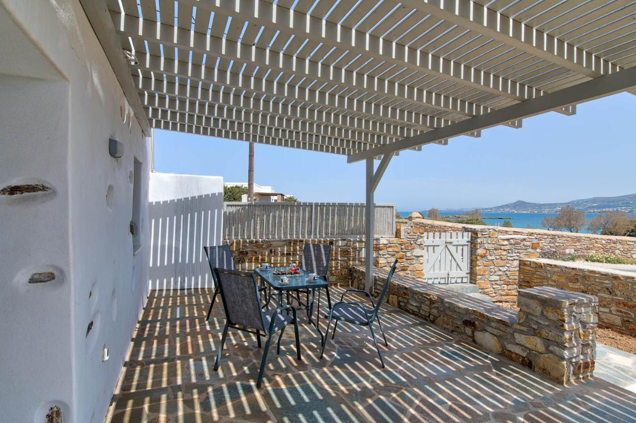 & Waves House * Andiparos