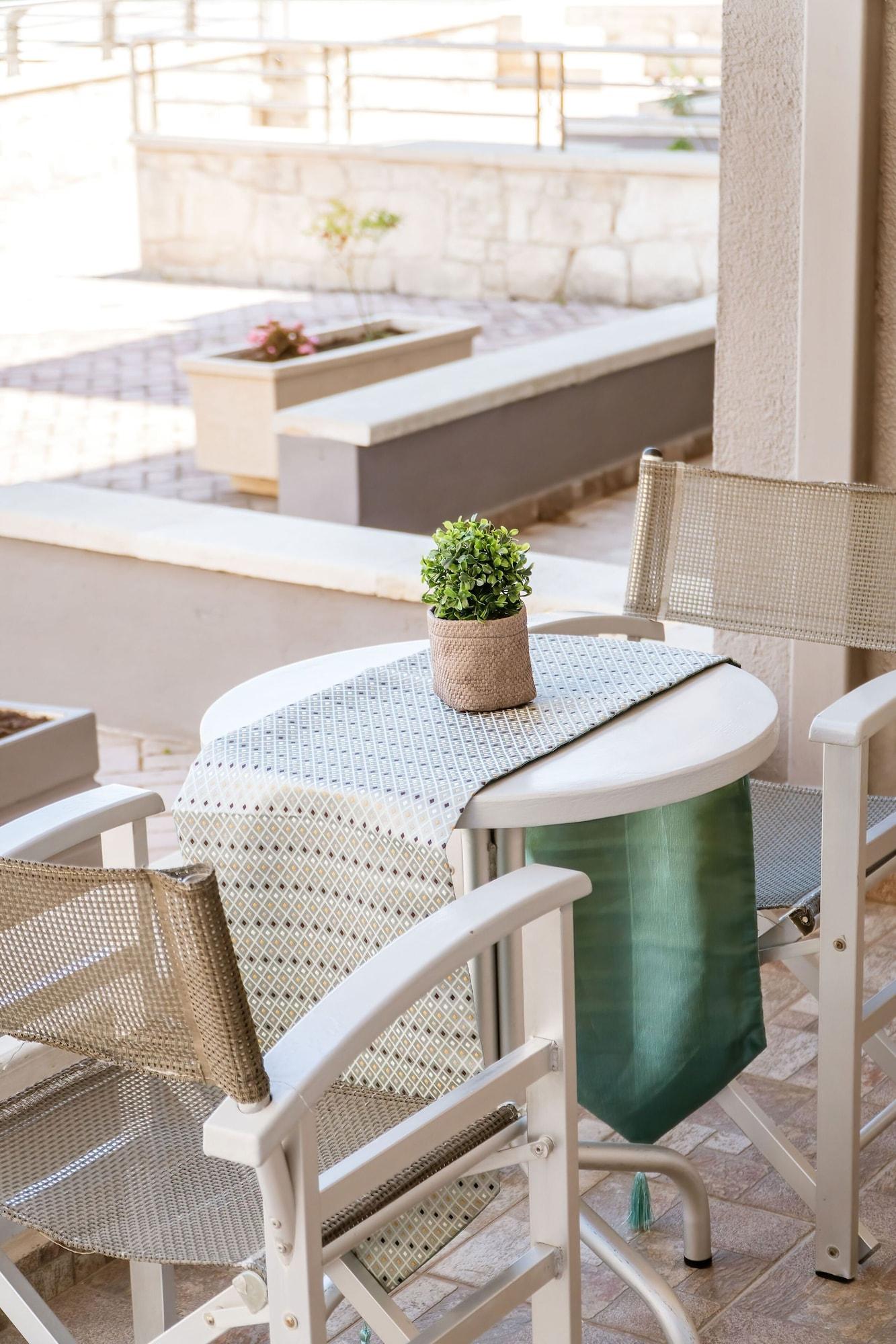 Sunrise Apartment *
