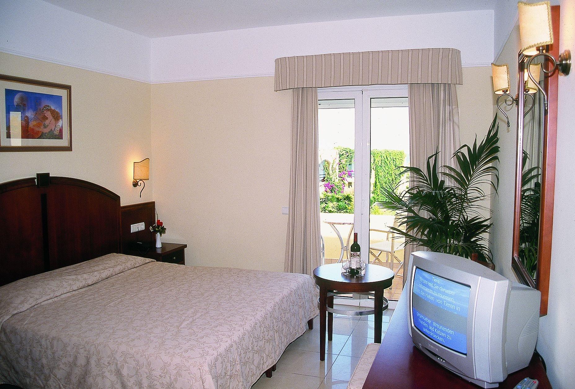 Vantaris Luxury Hotel 4*
