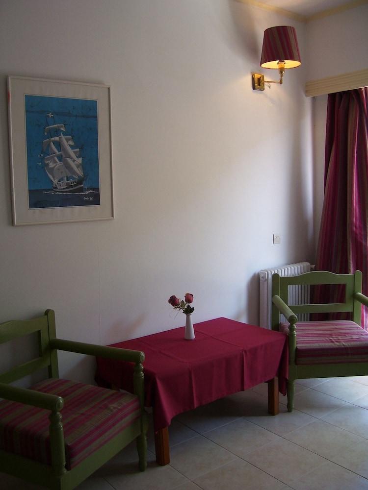 Bristol Aparthotel 2*