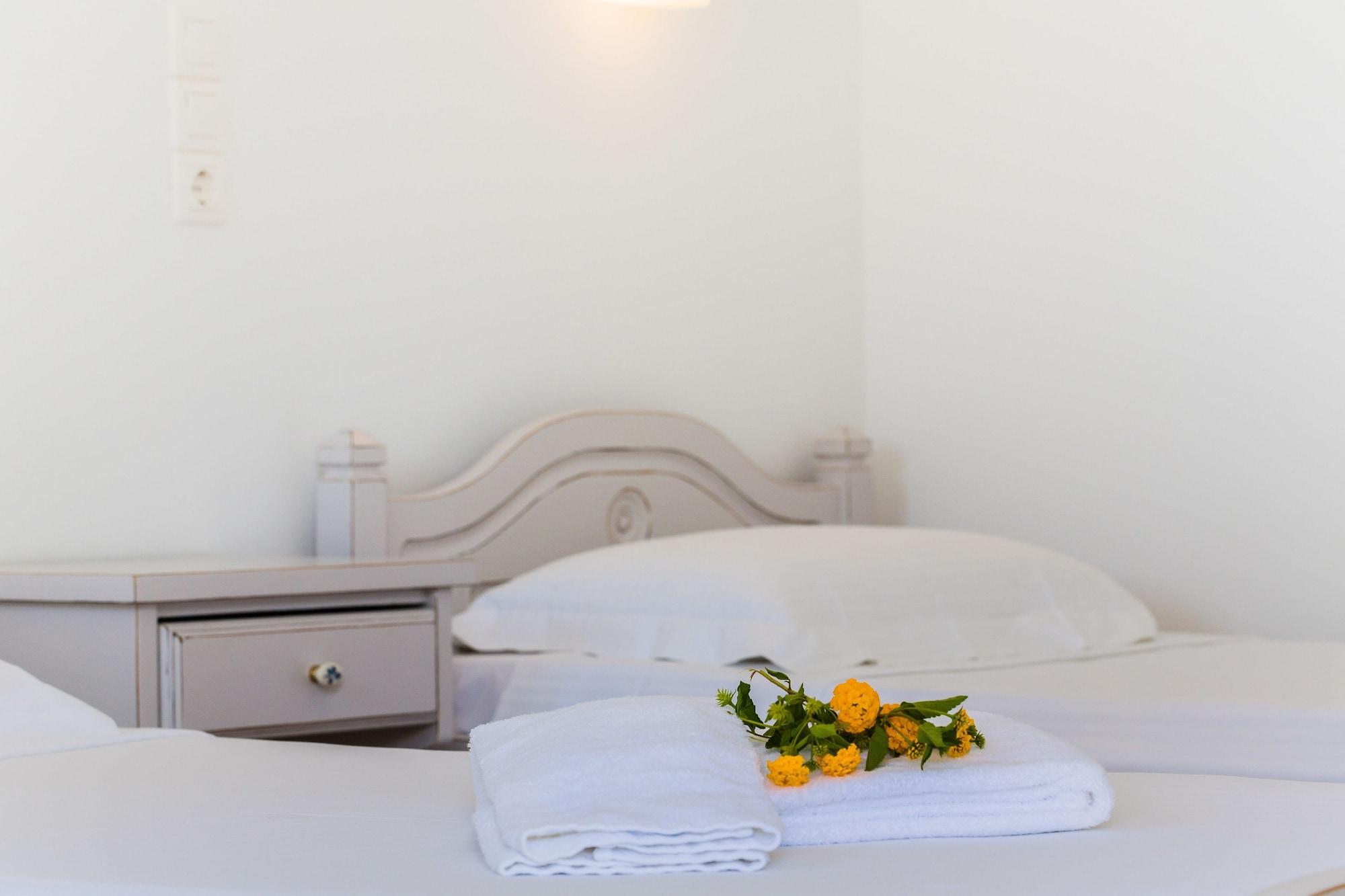 Roses Hotel Parikia (Paros)
