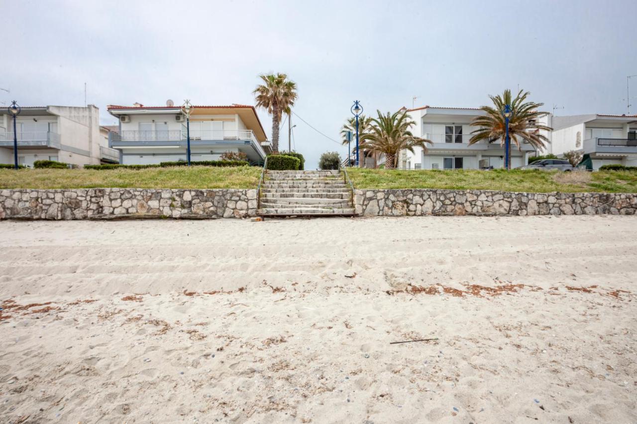 Sea Side Valentina Hanioti