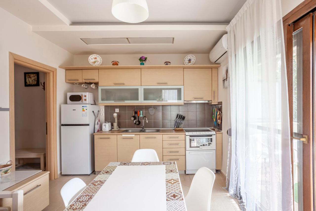 Apartment Sea Side Valentina