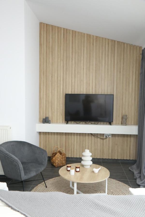 Sea View Apartment *