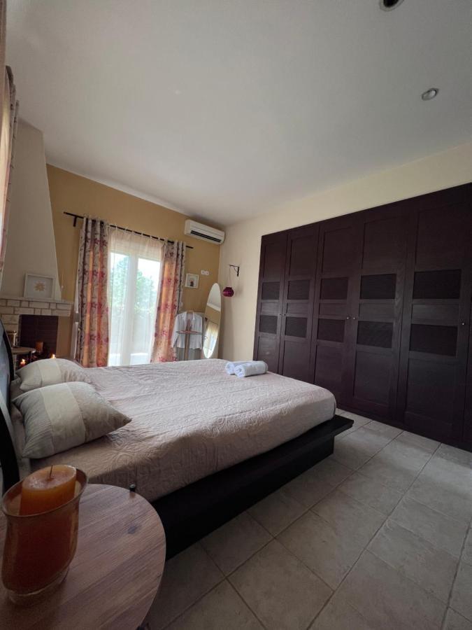 E L Urban Villa. Villa Epanomi