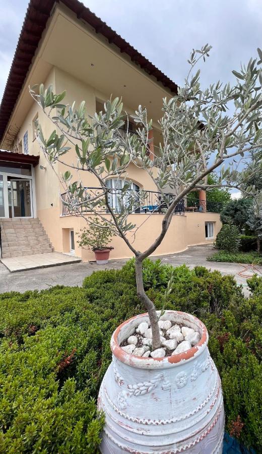 E L Urban Villa. Villa Epanomi