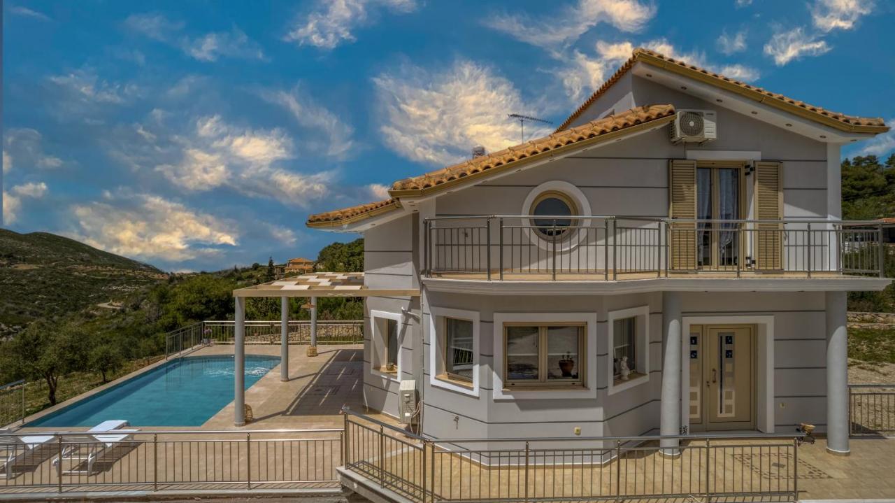 Villa Guesto With Private Pool Anafonitria