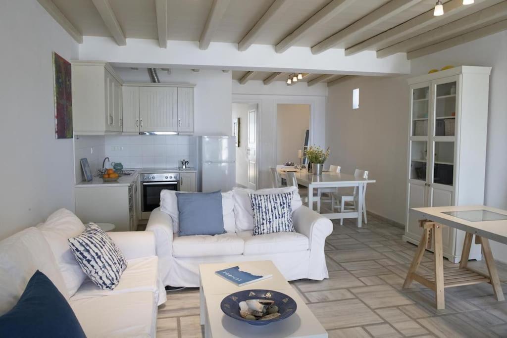 Apartment Beachfront 2br - Free Parking