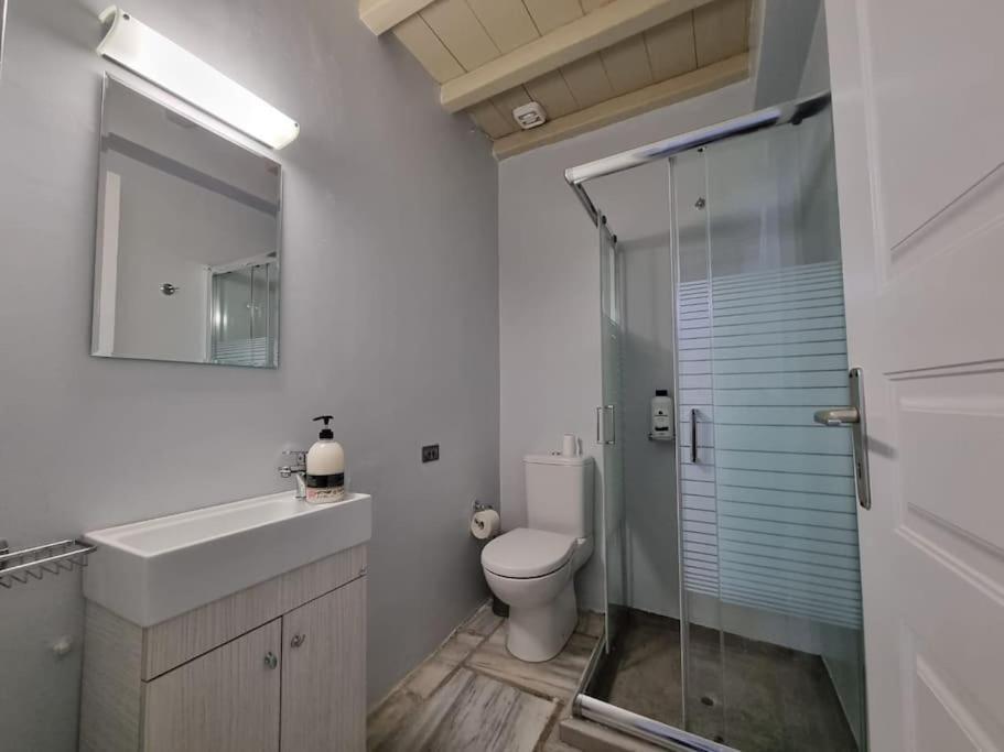Beachfront 2br - Free Parking Apartment *