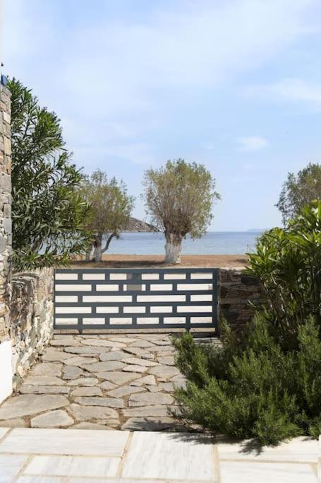 Apartment Beachfront 2br - Free Parking *