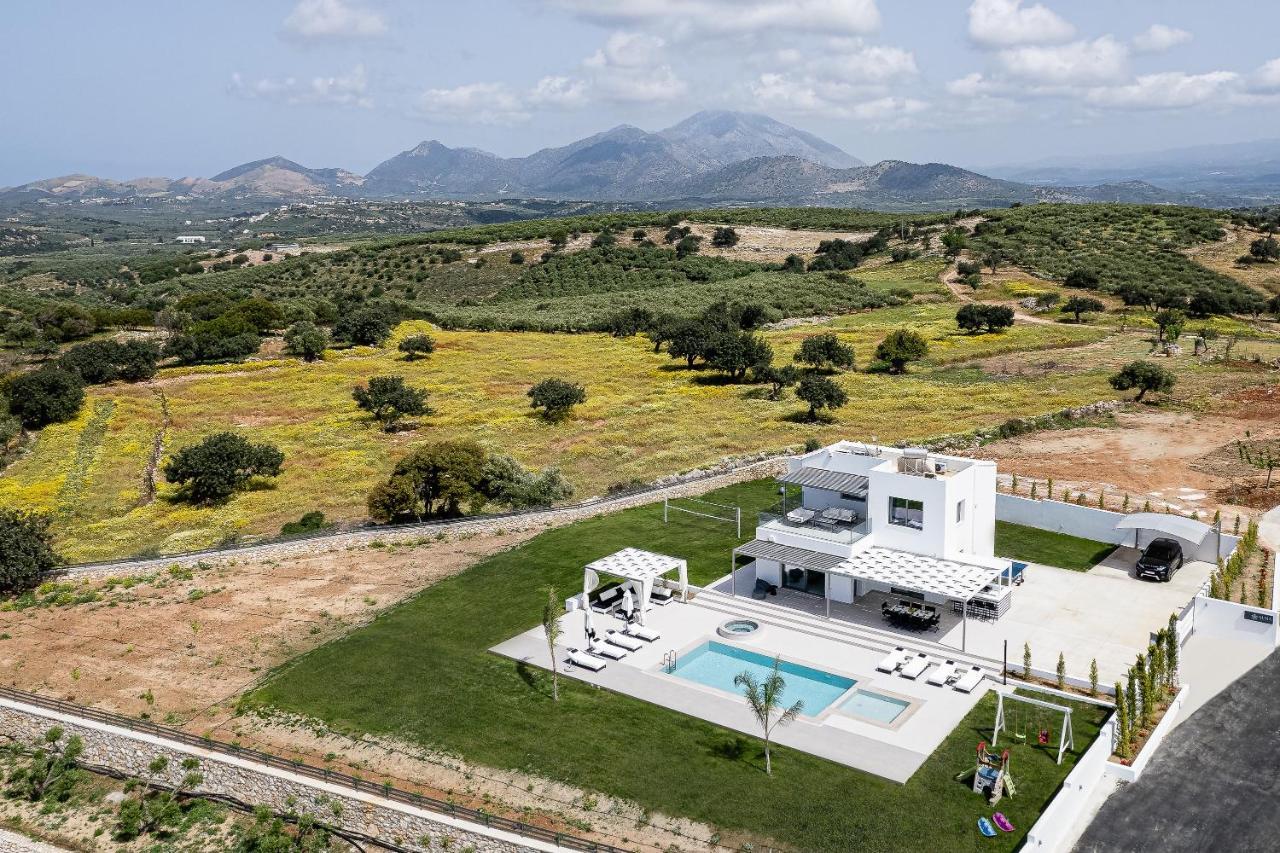 Alma Villa, 2000m2 Luxury Living, By Thinkvilla Villa