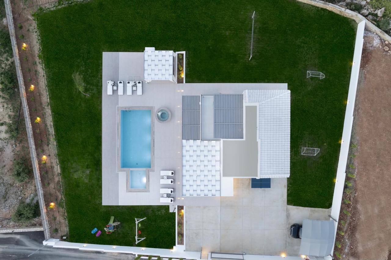Alma Villa, 2000m2 Luxury Living, By Thinkvilla Villa