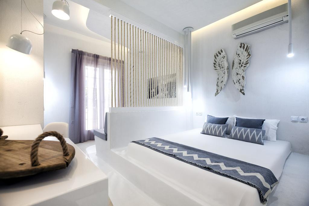Privee Santorini Hotel