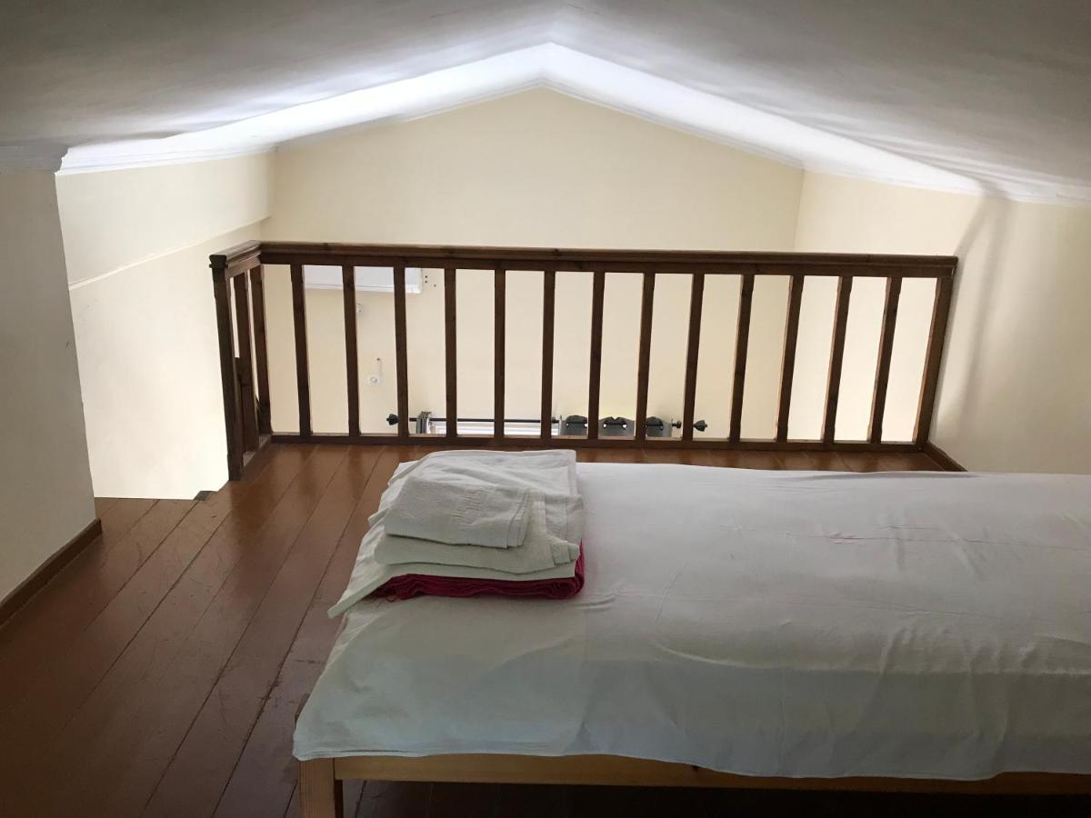 With Loft Raxes Ikaria #5 Raches (Ikaria)