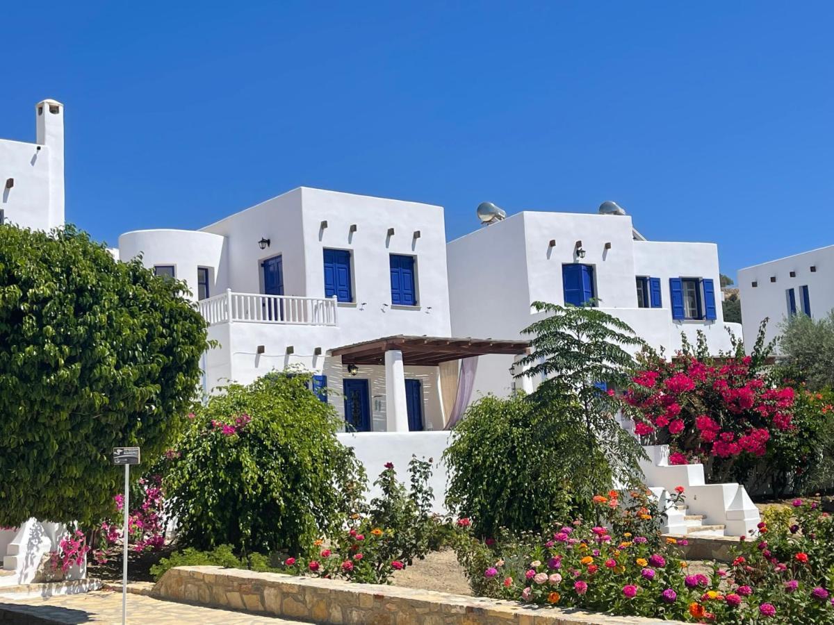 Villa Niriedes Villas *
