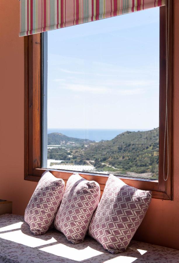 Sarakinas Residences Holiday home *