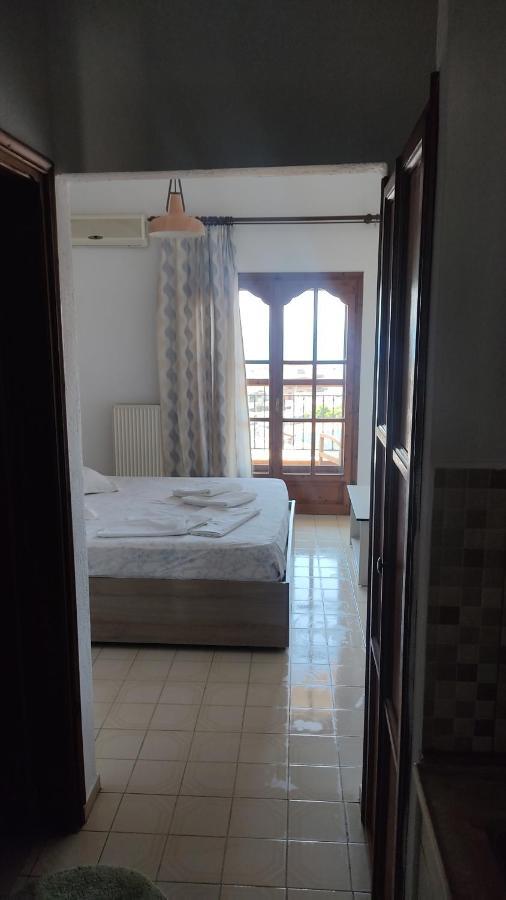 House Mistral * Neos Marmaras