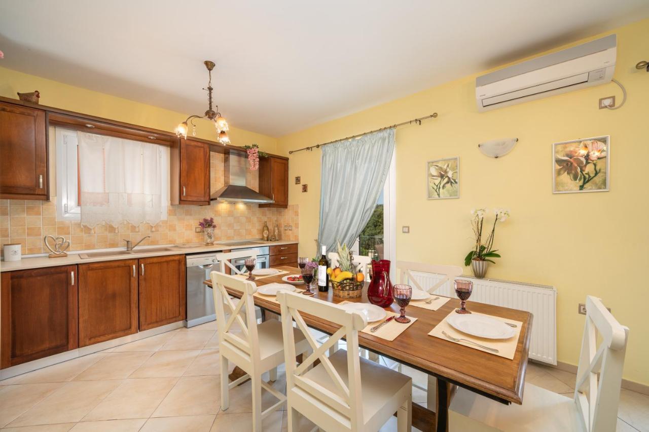 Stunning Tranquil Villa With Private Pool *
